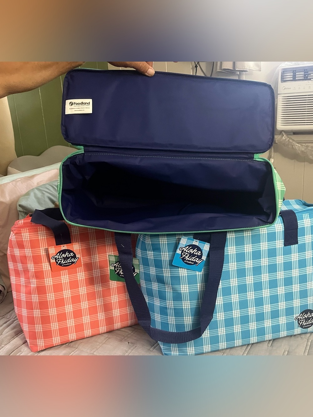 Hawaii Foodland exclusive , Aloha Friday Palaka (Plaid) Cooler Tote Collection - Picture 1 of 3